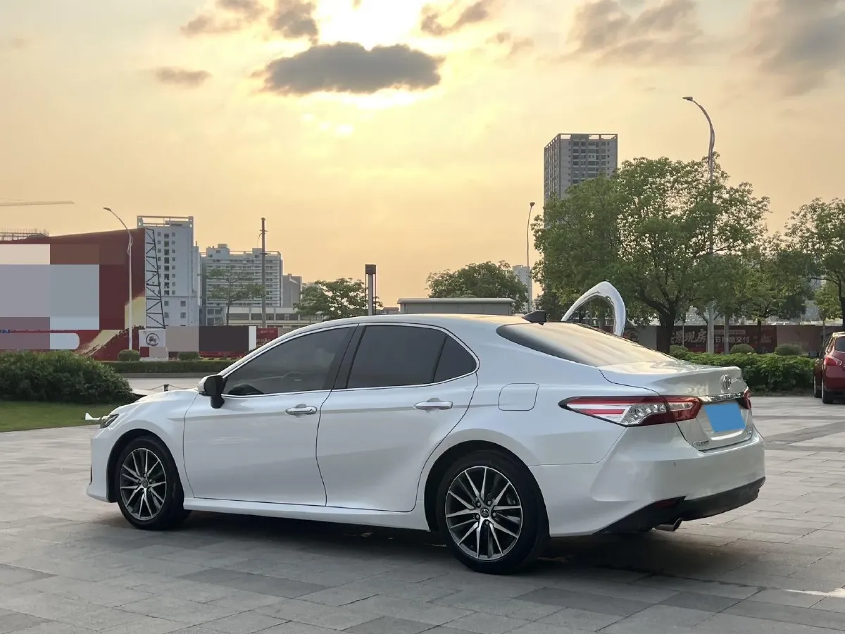 2021 Toyota Camry 2.5L 209HP L4 8AT,autocango,china used car exporter,china ev exporter,chinese used car exporter,chinese used ev exporter