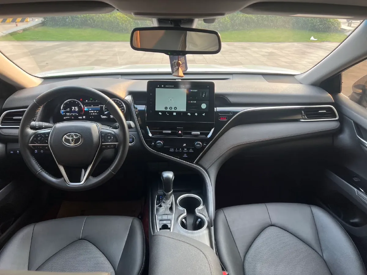 2021 Toyota Camry 2.5L 209HP L4 8AT,autocango,china used car exporter,china ev exporter,chinese used car exporter,chinese used ev exporter