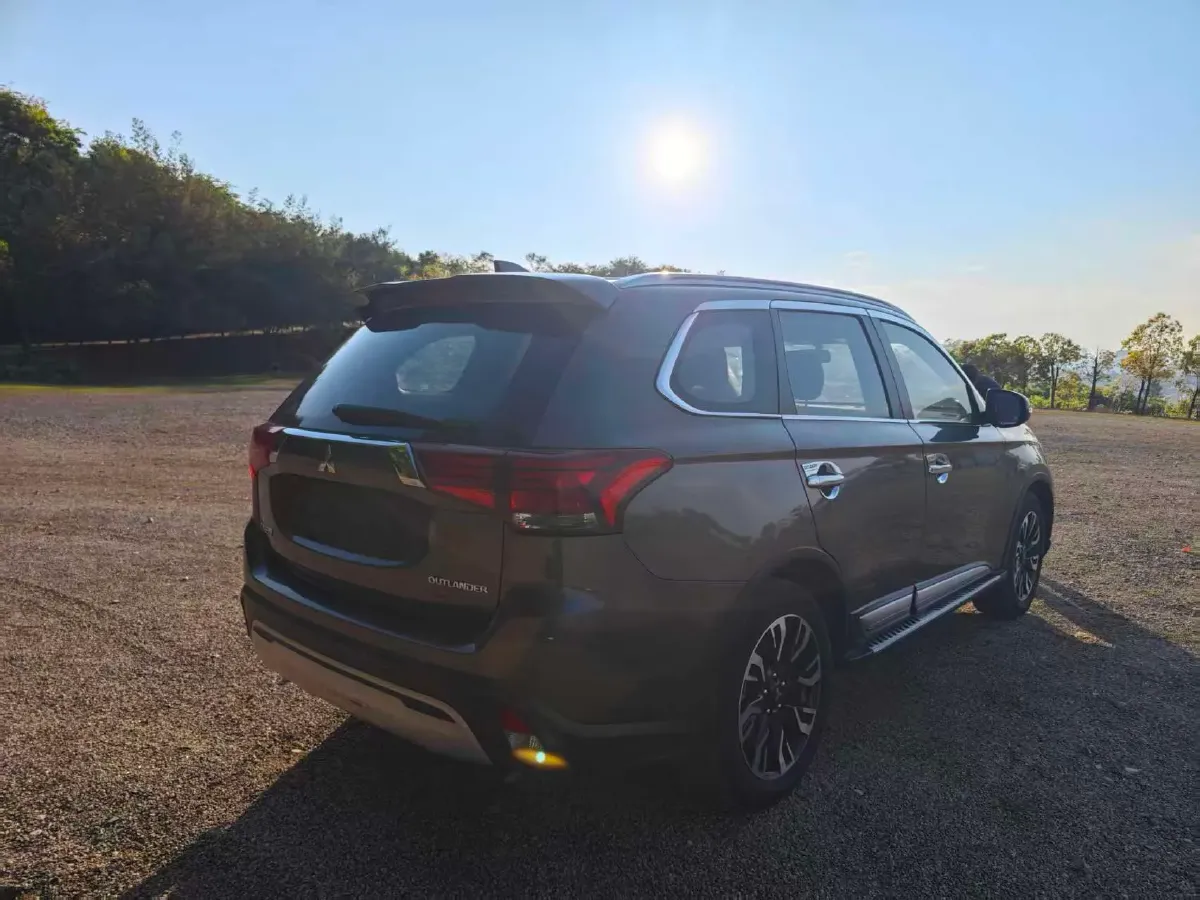 2019 Mitsubishi Outlander 2.0L 166HP L4 CVT,autocango,china used car exporter,china ev exporter,chinese used car exporter,chinese used ev exporter