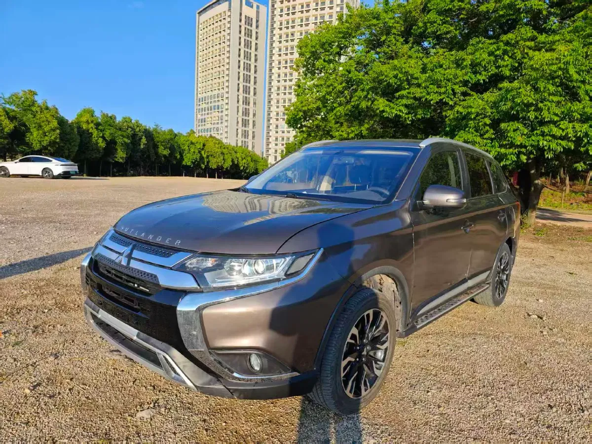 2019 Mitsubishi Outlander 2.0L 166HP L4 CVT,autocango,china used car exporter,china ev exporter,chinese used car exporter,chinese used ev exporter