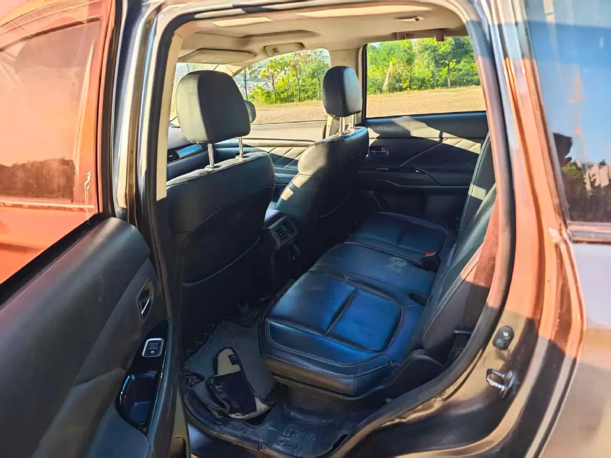 2019 Mitsubishi Outlander 2.0L 166HP L4 CVT,autocango,china used car exporter,china ev exporter,chinese used car exporter,chinese used ev exporter