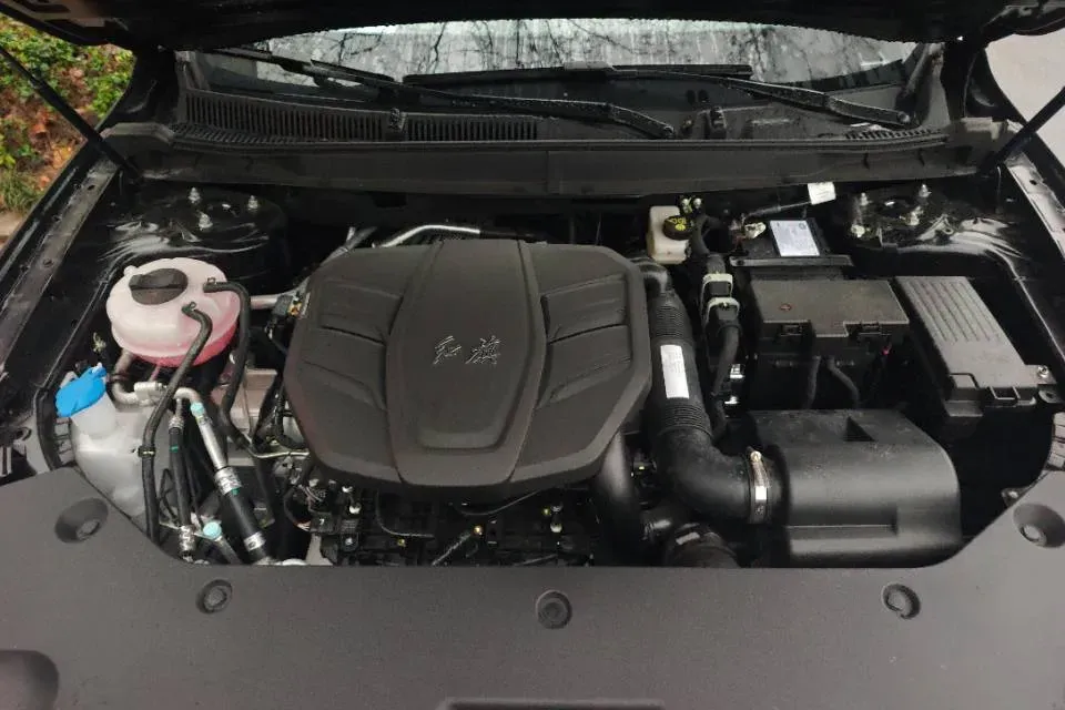 2025 HongQi HS5 2.0T 252HP L4 8AT,autocango,china used car exporter,china ev exporter,chinese used car exporter,chinese used ev exporter