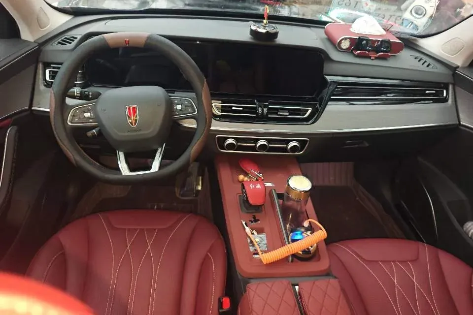 2025 HongQi HS5 2.0T 252HP L4 8AT,autocango,china used car exporter,china ev exporter,chinese used car exporter,chinese used ev exporter