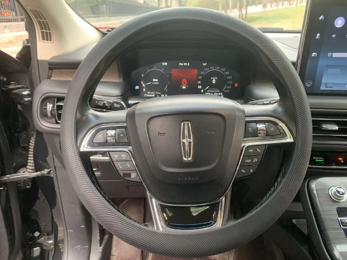 2021 Lincoln Nautilus 2.0T 245HP L4 8AT,autocango,china used car exporter,china ev exporter,chinese used car exporter,chinese used ev exporter