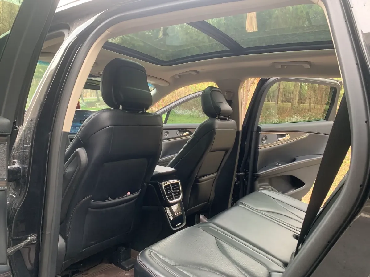 2021 Lincoln Nautilus 2.0T 245HP L4 8AT,autocango,china used car exporter,china ev exporter,chinese used car exporter,chinese used ev exporter