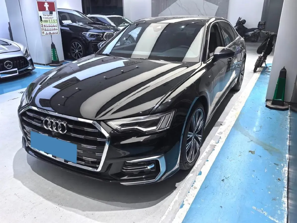 2023 Audi A6L 2.0T 245HP L4 7DCT,autocango,china used car exporter,china ev exporter,chinese used car exporter,chinese used ev exporter