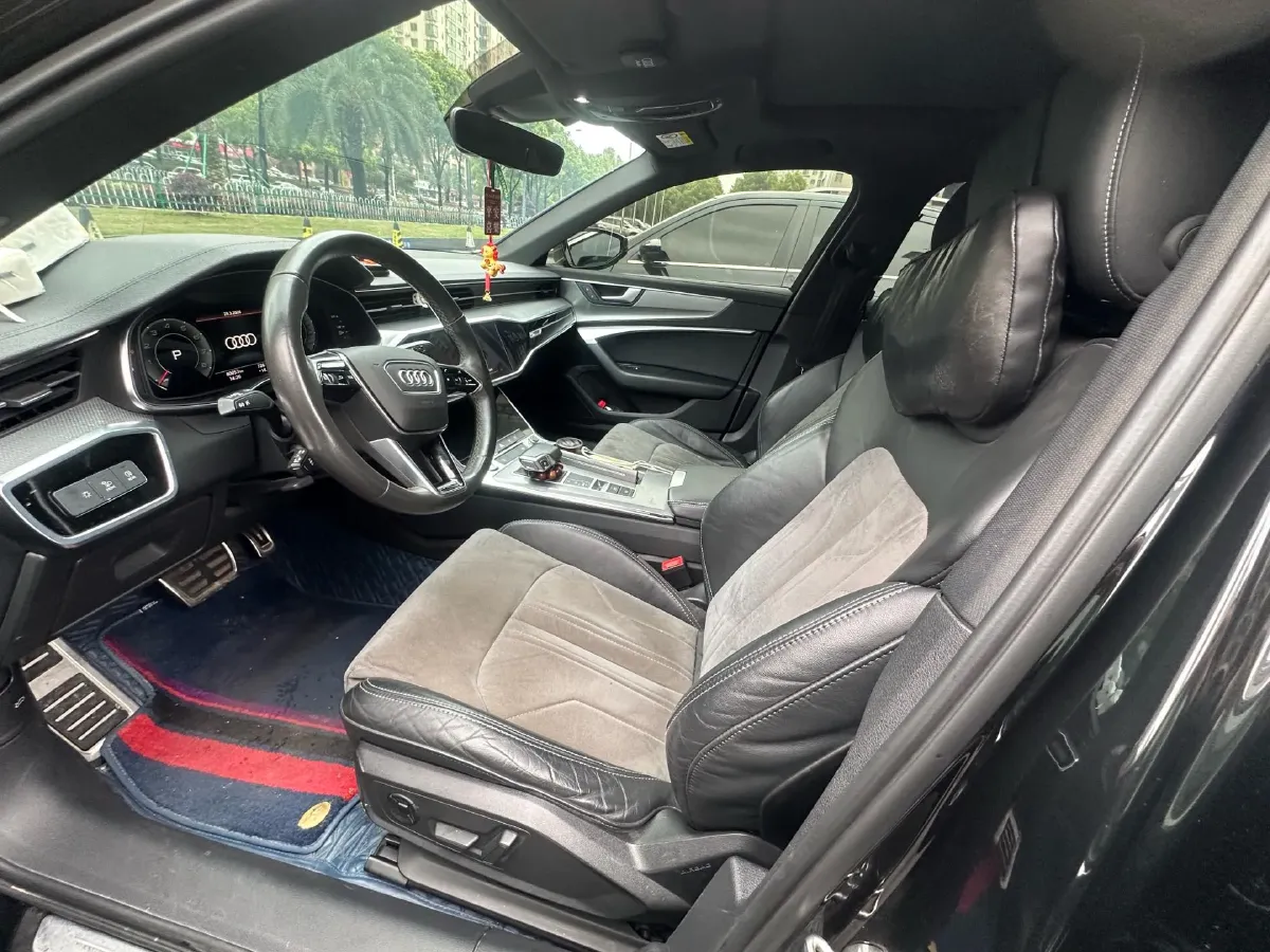 2021 Audi A6L 2.0T 224HP L4 7DCT,autocango,china used car exporter,china ev exporter,chinese used car exporter,chinese used ev exporter