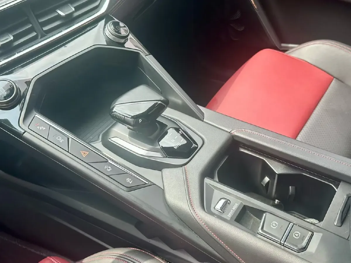 2020 LYNK&CO 06 1.5T 177HP L3 7DCT,autocango,china used car exporter,china ev exporter,chinese used car exporter,chinese used ev exporter