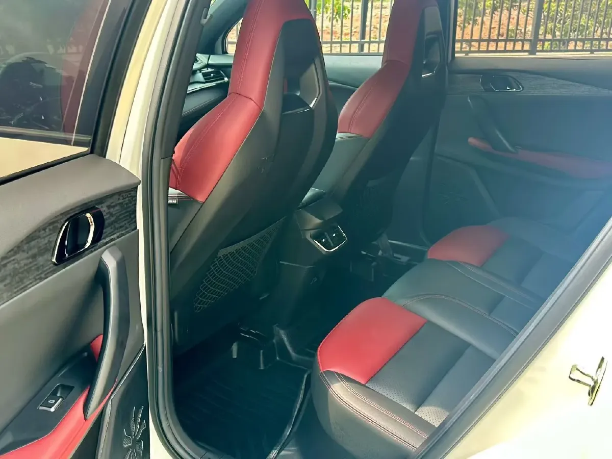 2020 LYNK&CO 06 1.5T 177HP L3 7DCT,autocango,china used car exporter,china ev exporter,chinese used car exporter,chinese used ev exporter