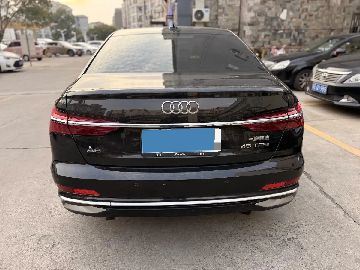 2024 Audi A6L 2.0T 245HP L4 7DCT,autocango,china used car exporter,china ev exporter,chinese used car exporter,chinese used ev exporter