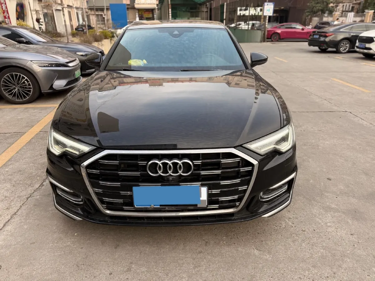 2024 Audi A6L 2.0T 245HP L4 7DCT,autocango,china used car exporter,china ev exporter,chinese used car exporter,chinese used ev exporter