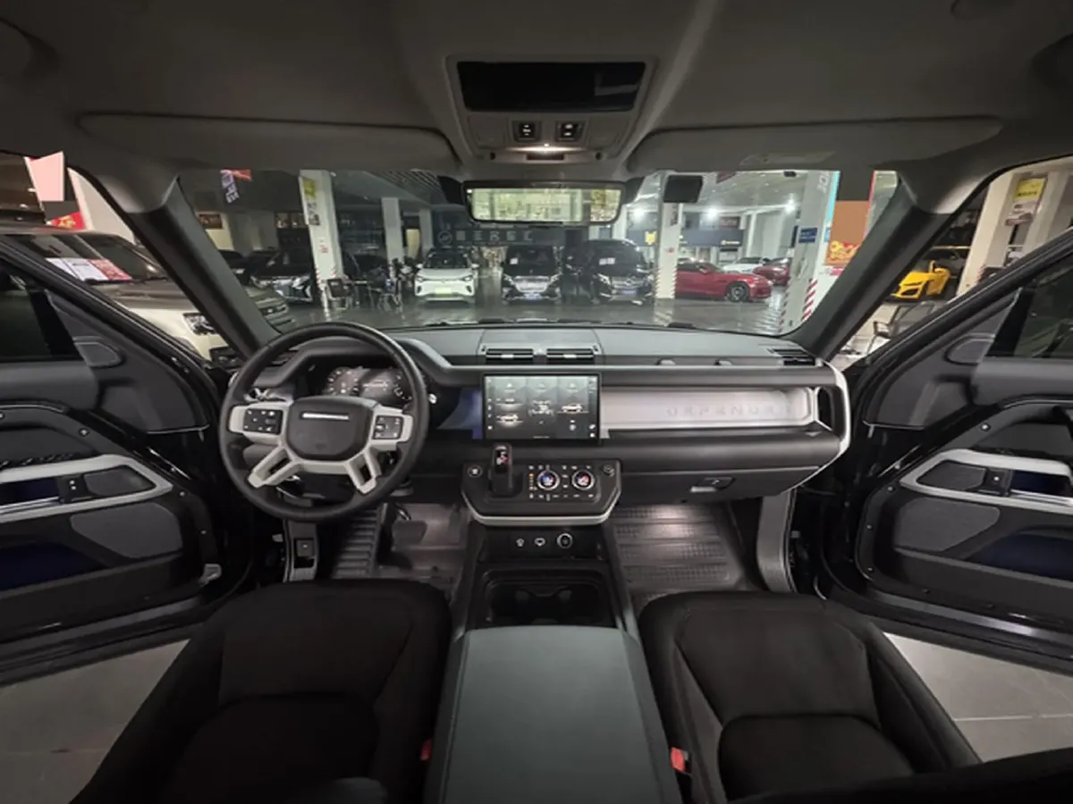 2024 Land Rover Defender 3.0T 400HP L6 8AT,autocango,china used car exporter,china ev exporter,chinese used car exporter,chinese used ev exporter