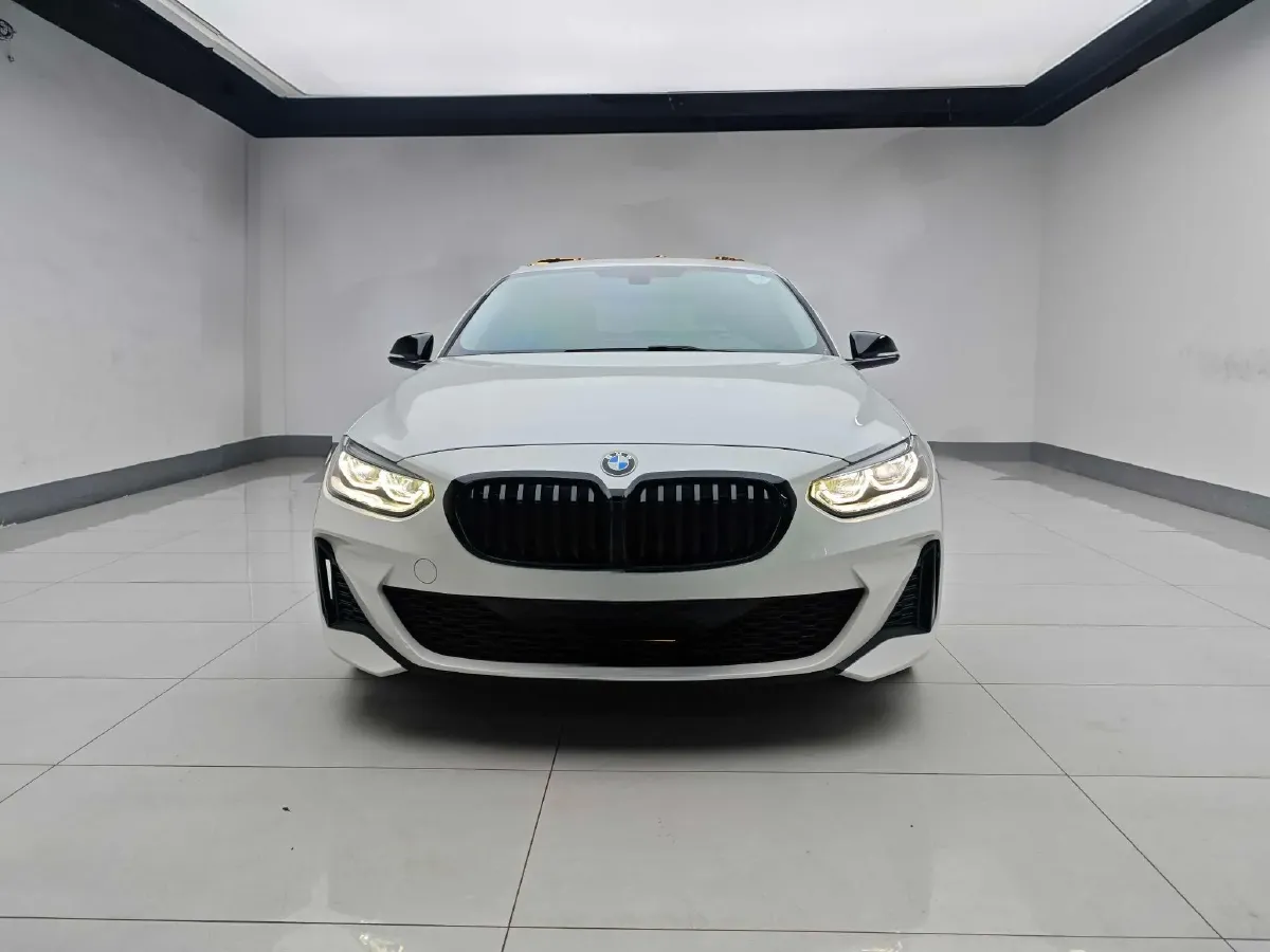 2021 BMW 1 Series 1.5T 140HP L3 7DCT,autocango,china used car exporter,china ev exporter,chinese used car exporter,chinese used ev exporter