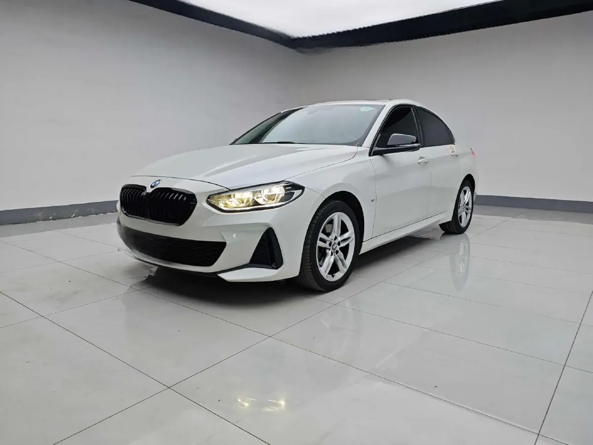 2021 BMW 1 Series 1.5T 140HP L3 7DCT,autocango,china used car exporter,china ev exporter,chinese used car exporter,chinese used ev exporter