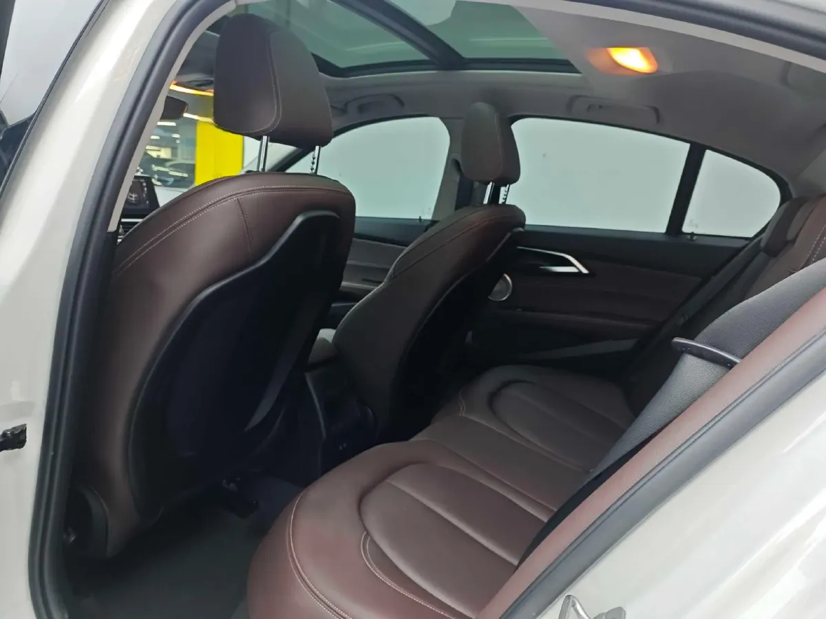 2021 BMW 1 Series 1.5T 140HP L3 7DCT,autocango,china used car exporter,china ev exporter,chinese used car exporter,chinese used ev exporter