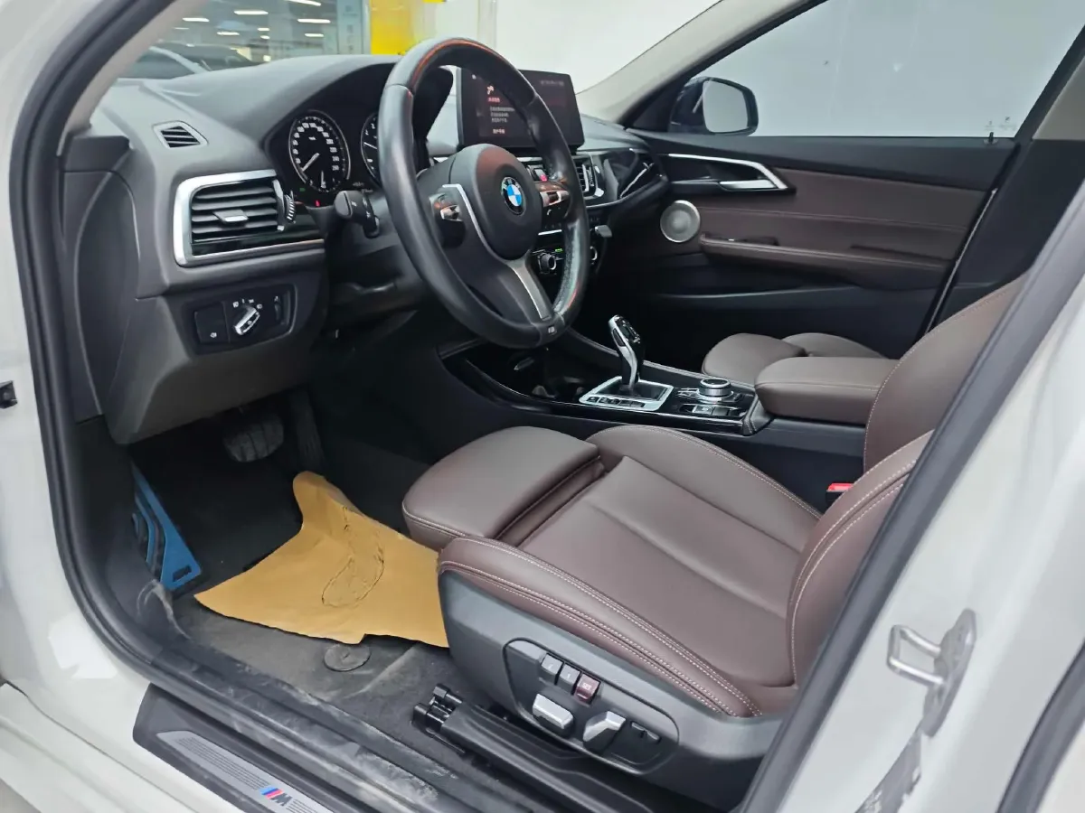 2021 BMW 1 Series 1.5T 140HP L3 7DCT,autocango,china used car exporter,china ev exporter,chinese used car exporter,chinese used ev exporter