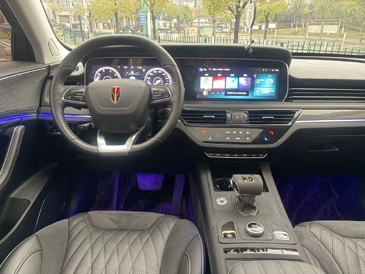 2022 HongQi HS5 2.0T 224HP L4 6AT,autocango,china used car exporter,china ev exporter,chinese used car exporter,chinese used ev exporter