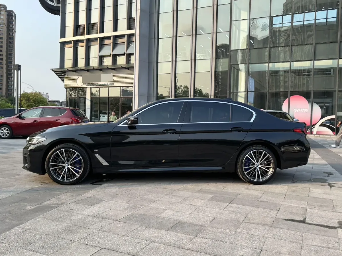 2021 BMW 5 Series 2.0T 252HP L4 8AT,autocango,china used car exporter,china ev exporter,chinese used car exporter,chinese used ev exporter