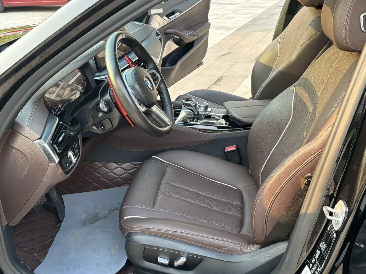 2021 BMW 5 Series 2.0T 252HP L4 8AT,autocango,china used car exporter,china ev exporter,chinese used car exporter,chinese used ev exporter