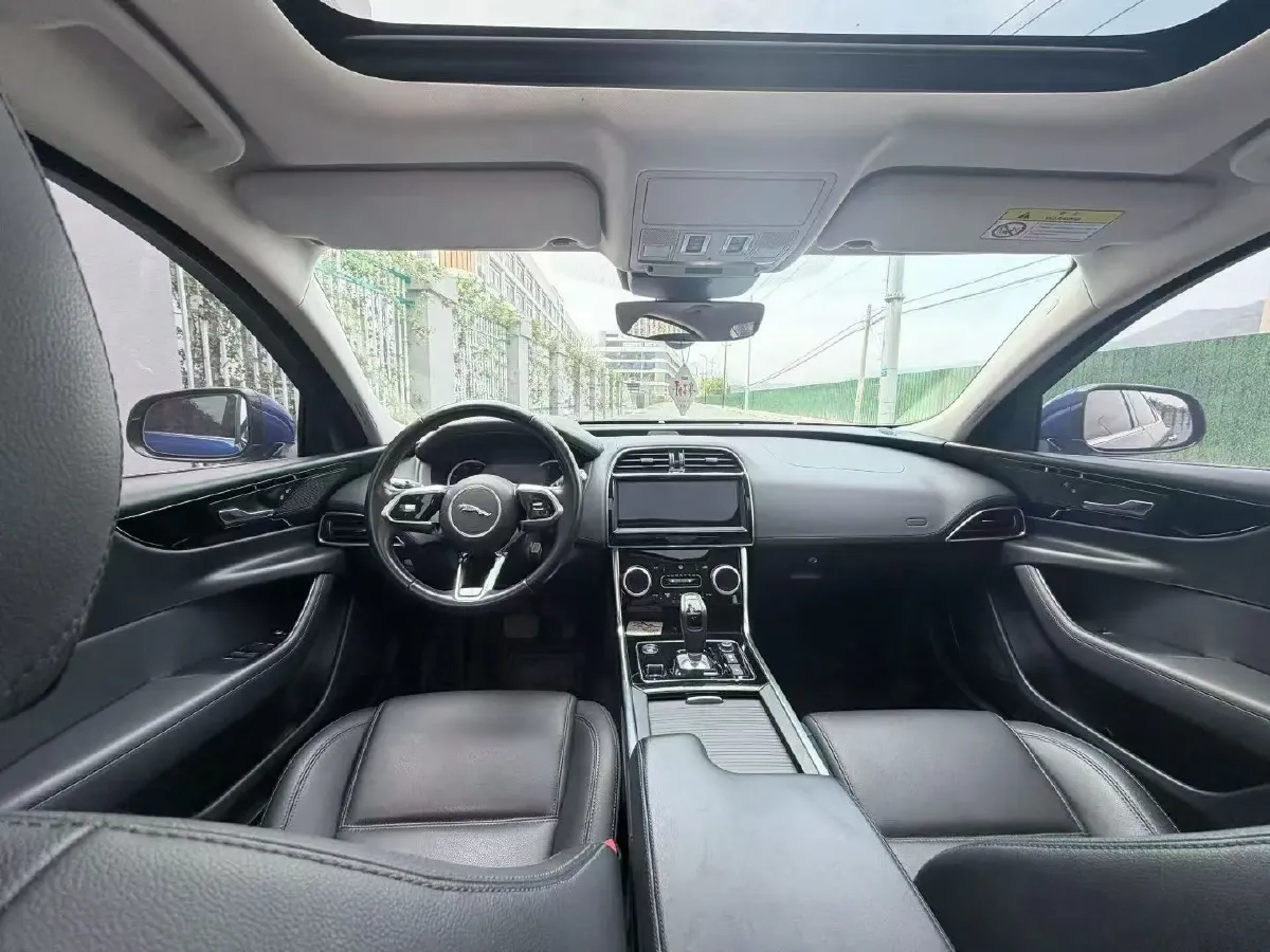 2020 Jaguar XEL 2.0T 200HP L4 8AT,autocango,china used car exporter,china ev exporter,chinese used car exporter,chinese used ev exporter
