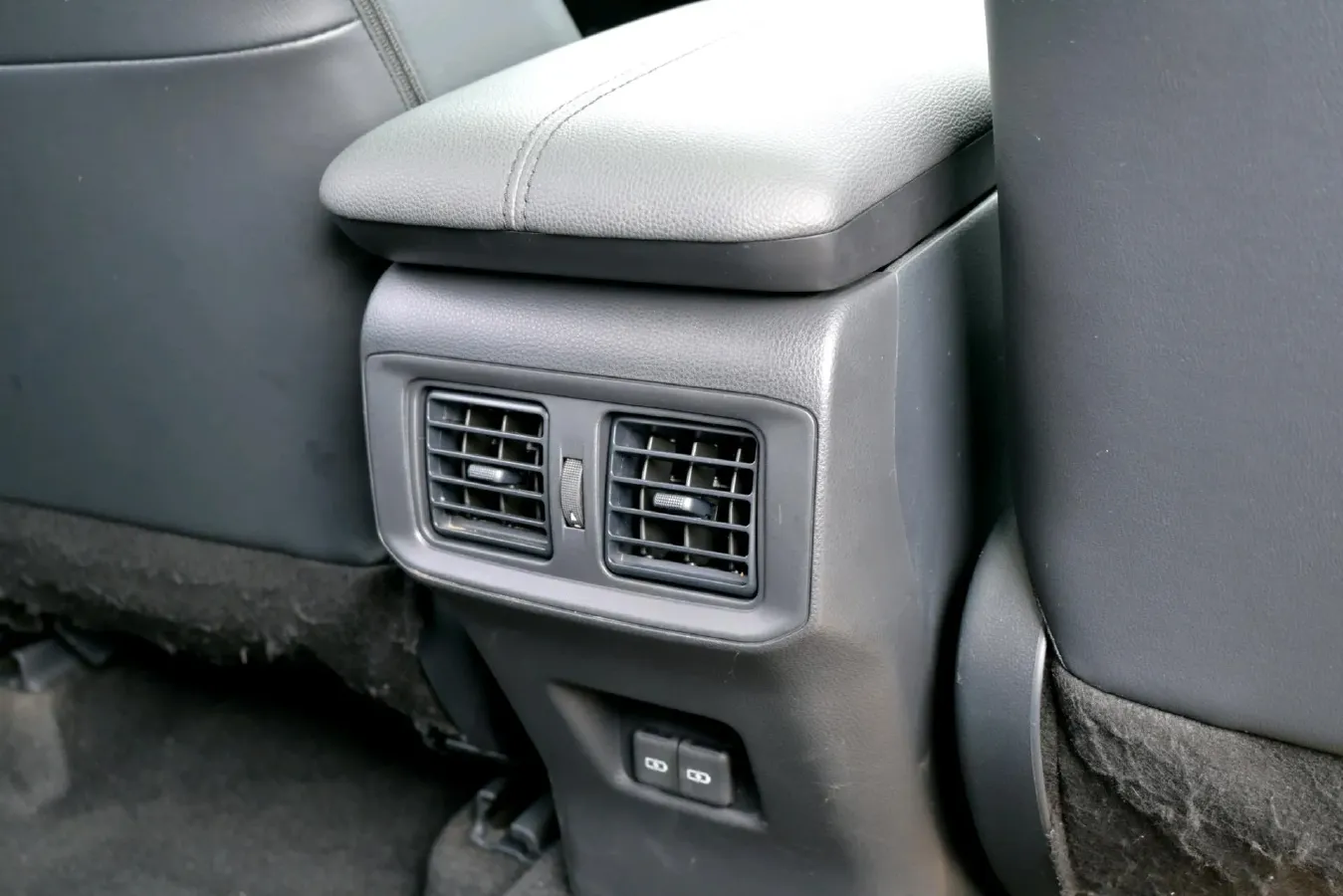 2022 Toyota Wildlander 2.0L 171HP L4 CVT,autocango,china used car exporter,china ev exporter,chinese used car exporter,chinese used ev exporter