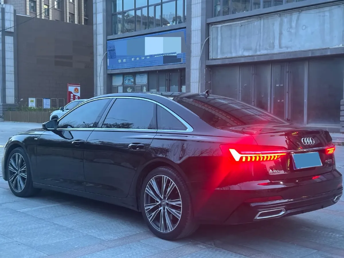 2020 Audi A6L 2.0T 224HP L4 7DCT,autocango,china used car exporter,china ev exporter,chinese used car exporter,chinese used ev exporter