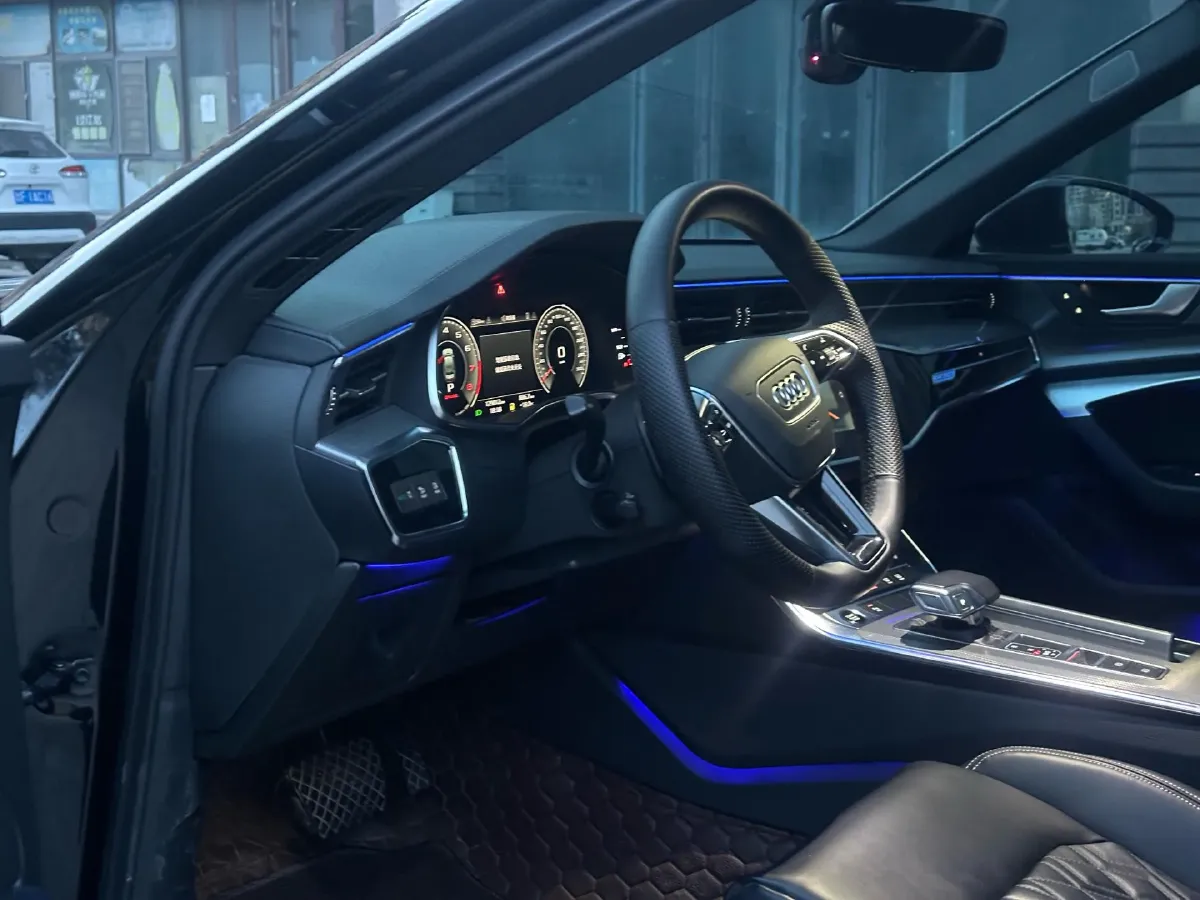 2020 Audi A6L 2.0T 224HP L4 7DCT,autocango,china used car exporter,china ev exporter,chinese used car exporter,chinese used ev exporter