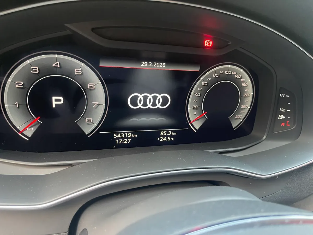 2022 Audi A6L 2.0T 190HP L4 7DCT,autocango,china used car exporter,china ev exporter,chinese used car exporter,chinese used ev exporter