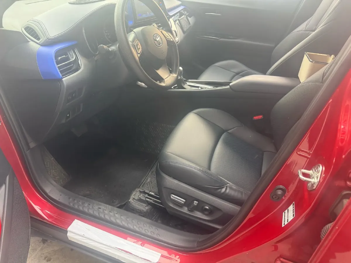 2020 Toyota C-HR 2.0L 171HP L4 CVT,autocango,china used car exporter,china ev exporter,chinese used car exporter,chinese used ev exporter