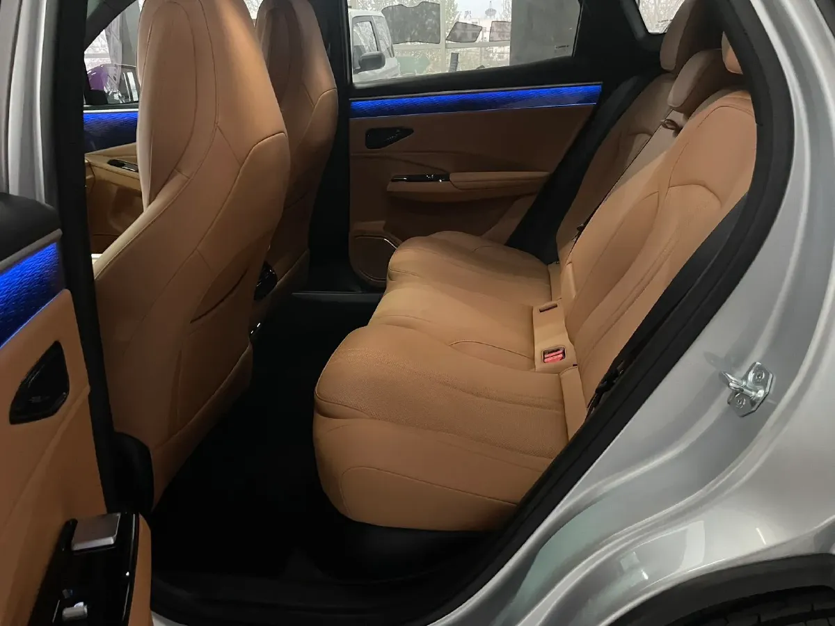 2025 Geely Galaxy L7 1.5L 112HP L4 1DHT PHEV 18.4KWH,autocango,china used car exporter,china ev exporter,chinese used car exporter,chinese used ev exporter