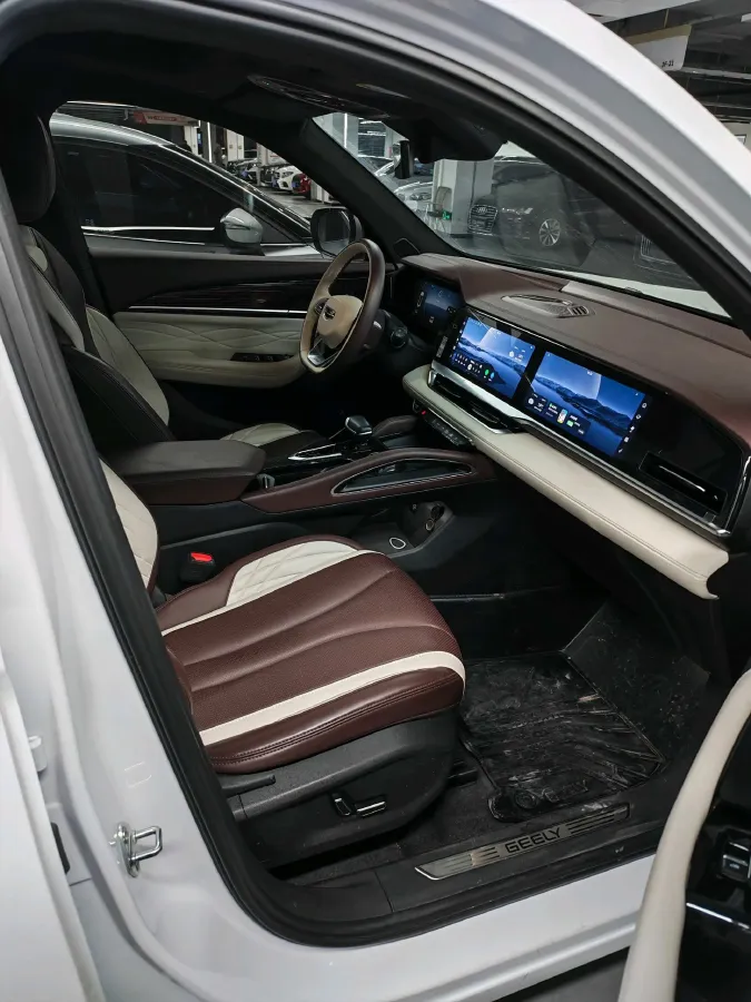 2021 Geely Monjaro 2.0T 218HP L4 7DCT,autocango,china used car exporter,china ev exporter,chinese used car exporter,chinese used ev exporter