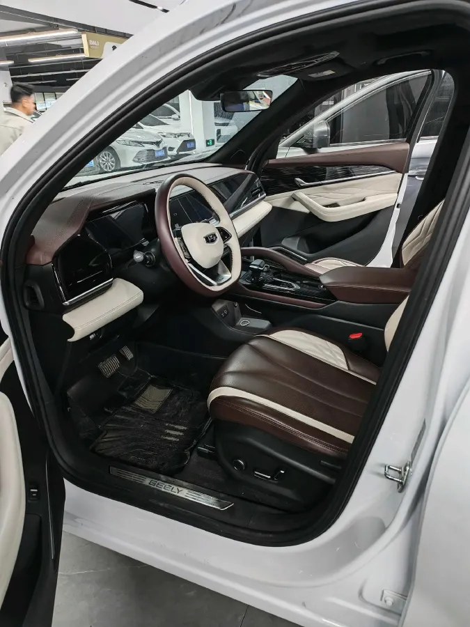 2021 Geely Monjaro 2.0T 218HP L4 7DCT,autocango,china used car exporter,china ev exporter,chinese used car exporter,chinese used ev exporter