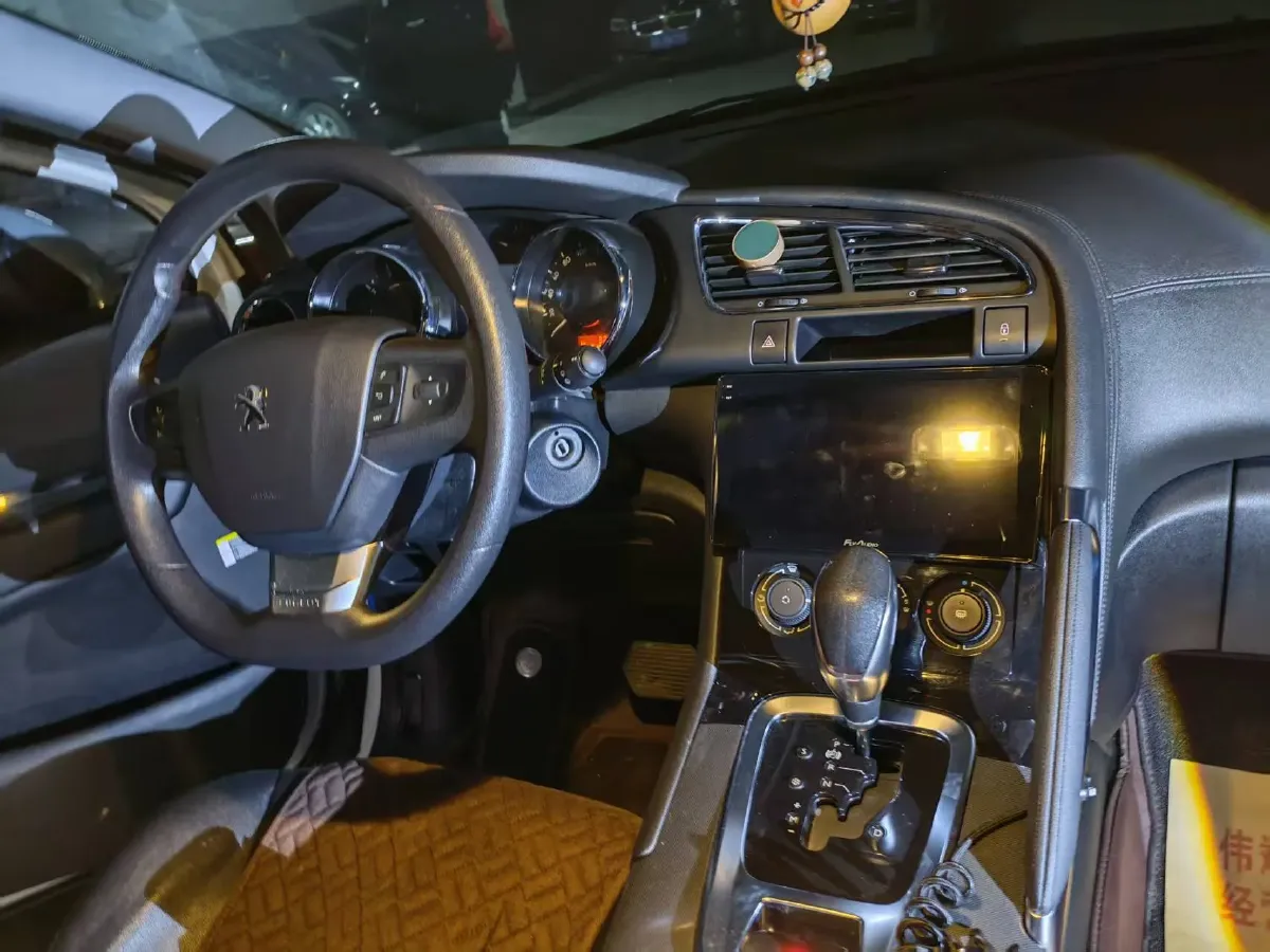 2016 Peugeot 3008 2.0L 147HP L4 6AT,autocango,china used car exporter,china ev exporter,chinese used car exporter,chinese used ev exporter