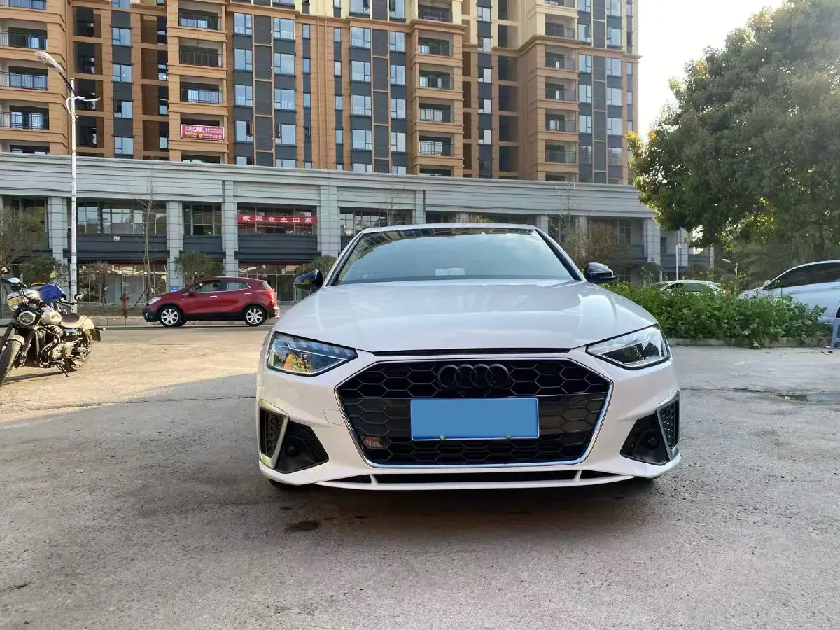 2023 Audi A4L 2.0T 190HP L4 7DCT,autocango,china used car exporter,china ev exporter,chinese used car exporter,chinese used ev exporter