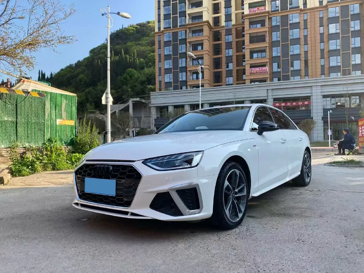 2023 Audi A4L 2.0T 190HP L4 7DCT,autocango,china used car exporter,china ev exporter,chinese used car exporter,chinese used ev exporter