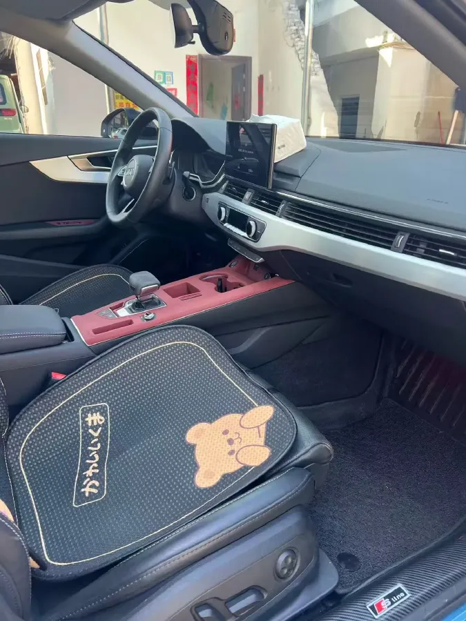 2023 Audi A4L 2.0T 190HP L4 7DCT,autocango,china used car exporter,china ev exporter,chinese used car exporter,chinese used ev exporter