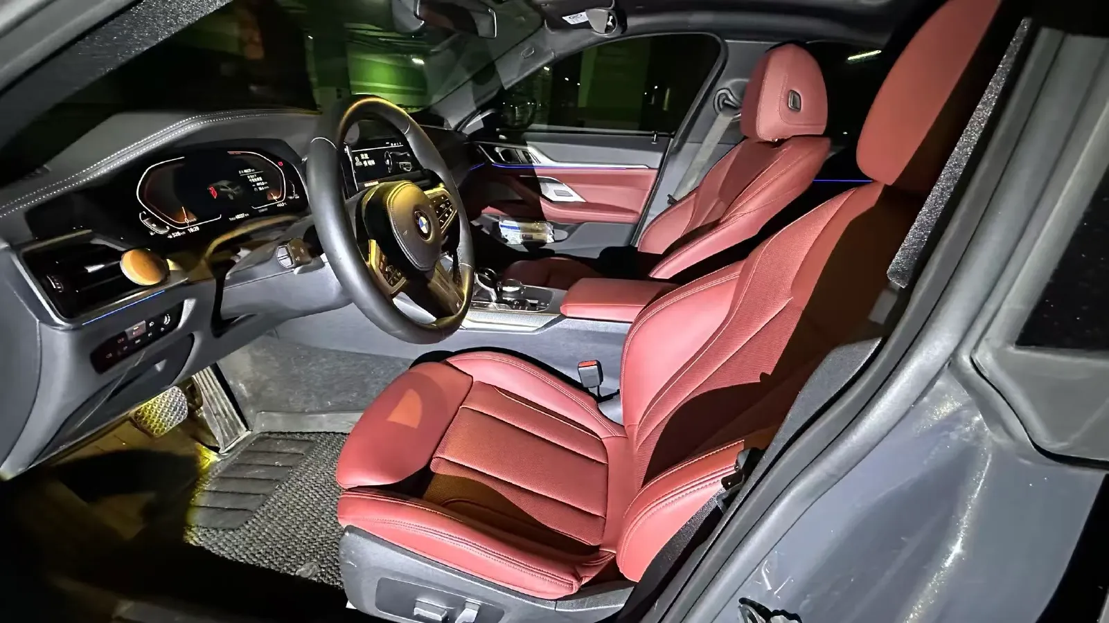 2022 BMW 8 Series 3.0T 333HP L6 8AT,autocango,china used car exporter,china ev exporter,chinese used car exporter,chinese used ev exporter