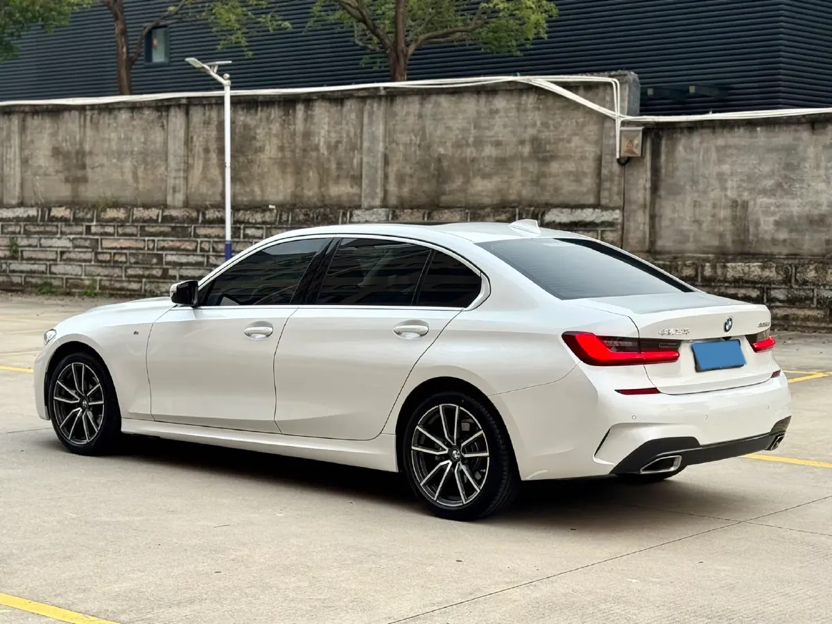 2022 BMW 3 Series 2.0T 184HP L4 8AT,autocango,china used car exporter,china ev exporter,chinese used car exporter,chinese used ev exporter