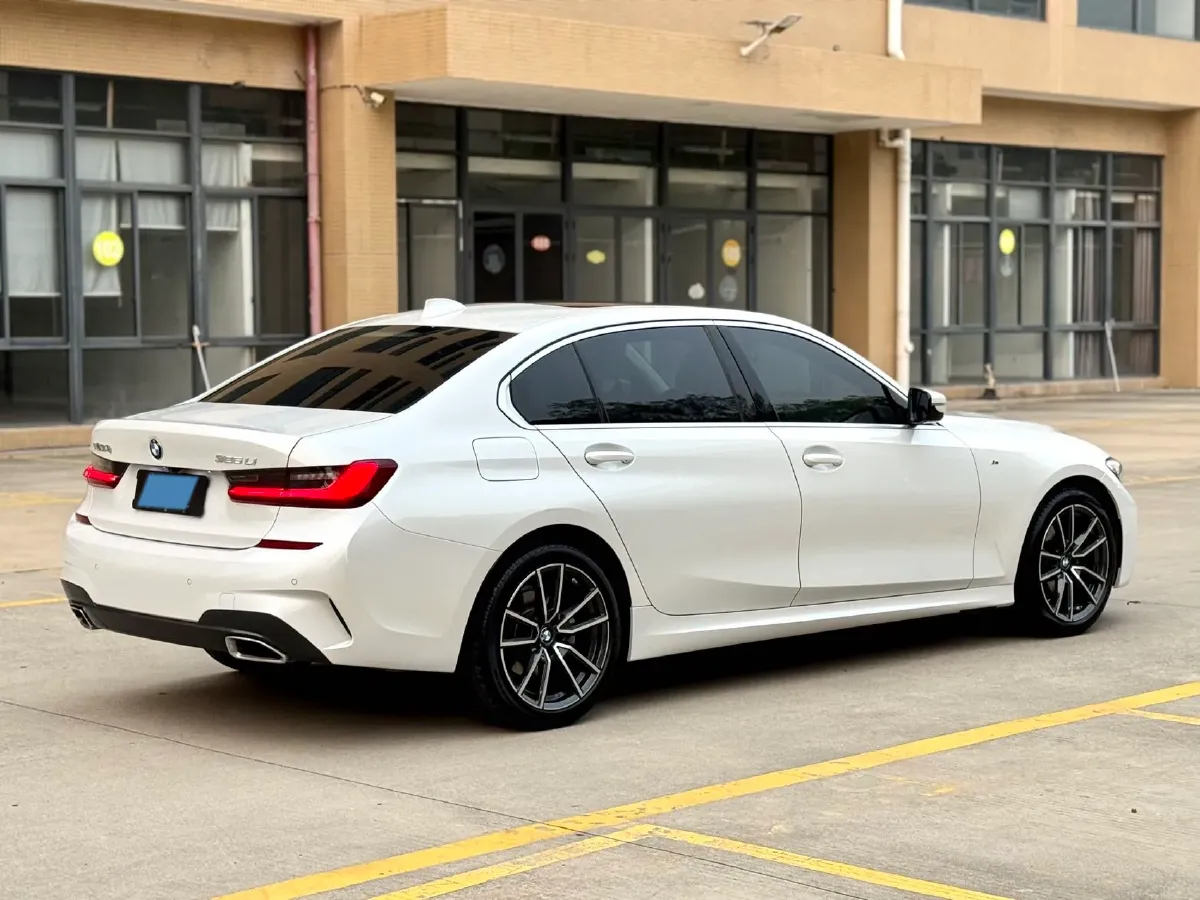 2022 BMW 3 Series 2.0T 184HP L4 8AT,autocango,china used car exporter,china ev exporter,chinese used car exporter,chinese used ev exporter