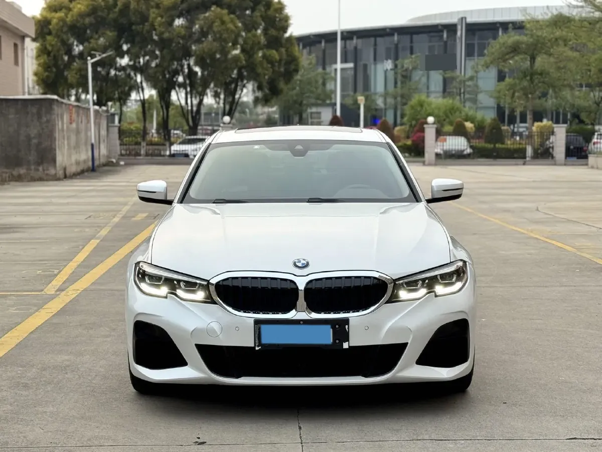 2022 BMW 3 Series 2.0T 184HP L4 8AT,autocango,china used car exporter,china ev exporter,chinese used car exporter,chinese used ev exporter