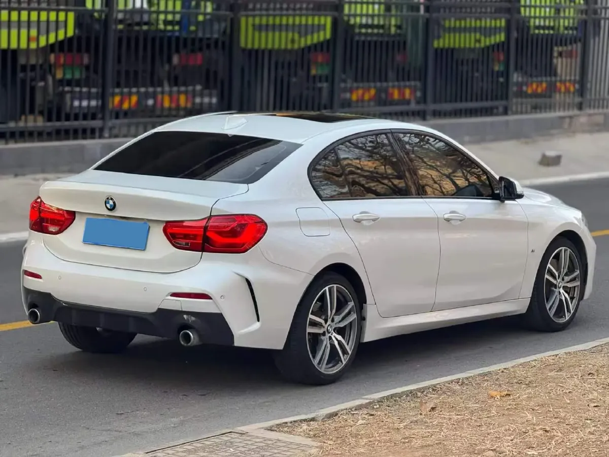2023 BMW 1 Series 1.5T 136HP L3 7DCT,autocango,china used car exporter,china ev exporter,chinese used car exporter,chinese used ev exporter