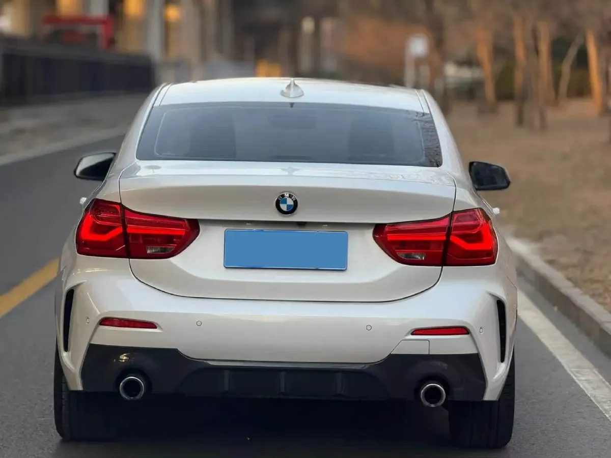 2023 BMW 1 Series 1.5T 136HP L3 7DCT,autocango,china used car exporter,china ev exporter,chinese used car exporter,chinese used ev exporter