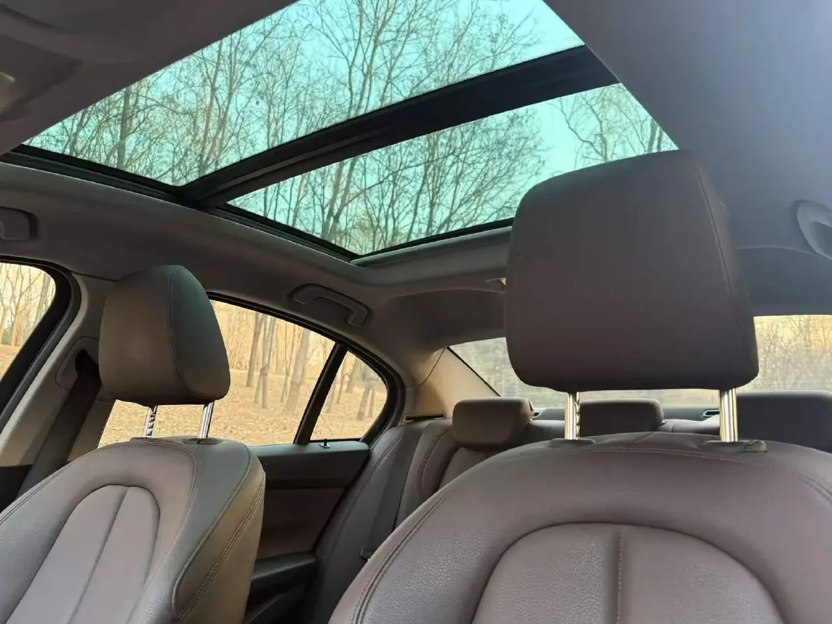 2023 BMW 1 Series 1.5T 136HP L3 7DCT,autocango,china used car exporter,china ev exporter,chinese used car exporter,chinese used ev exporter