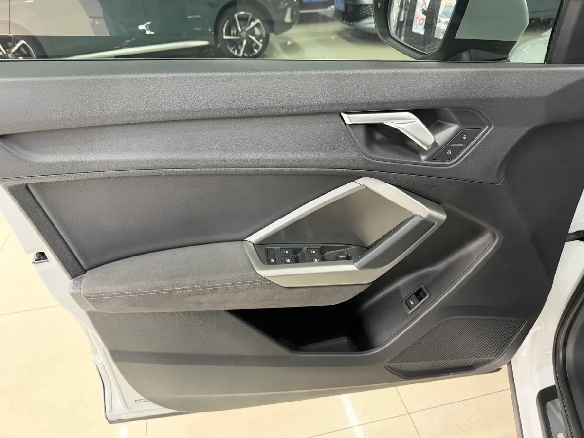 2023 Audi Q3 1.4T 150HP L4 7DCT,autocango,china used car exporter,china ev exporter,chinese used car exporter,chinese used ev exporter