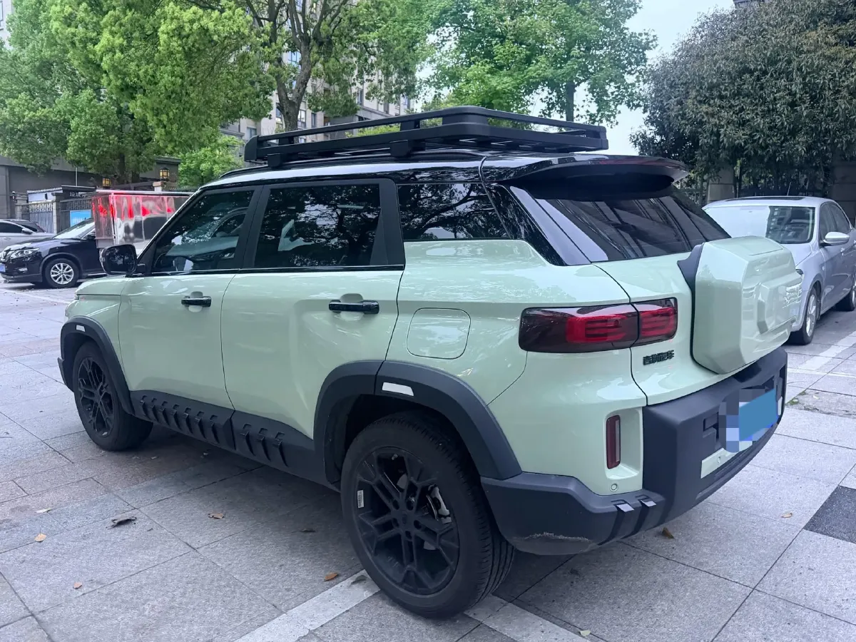 2025 Geely Cowboy 1.5T 181HP L4 7DCT,autocango,china used car exporter,china ev exporter,chinese used car exporter,chinese used ev exporter