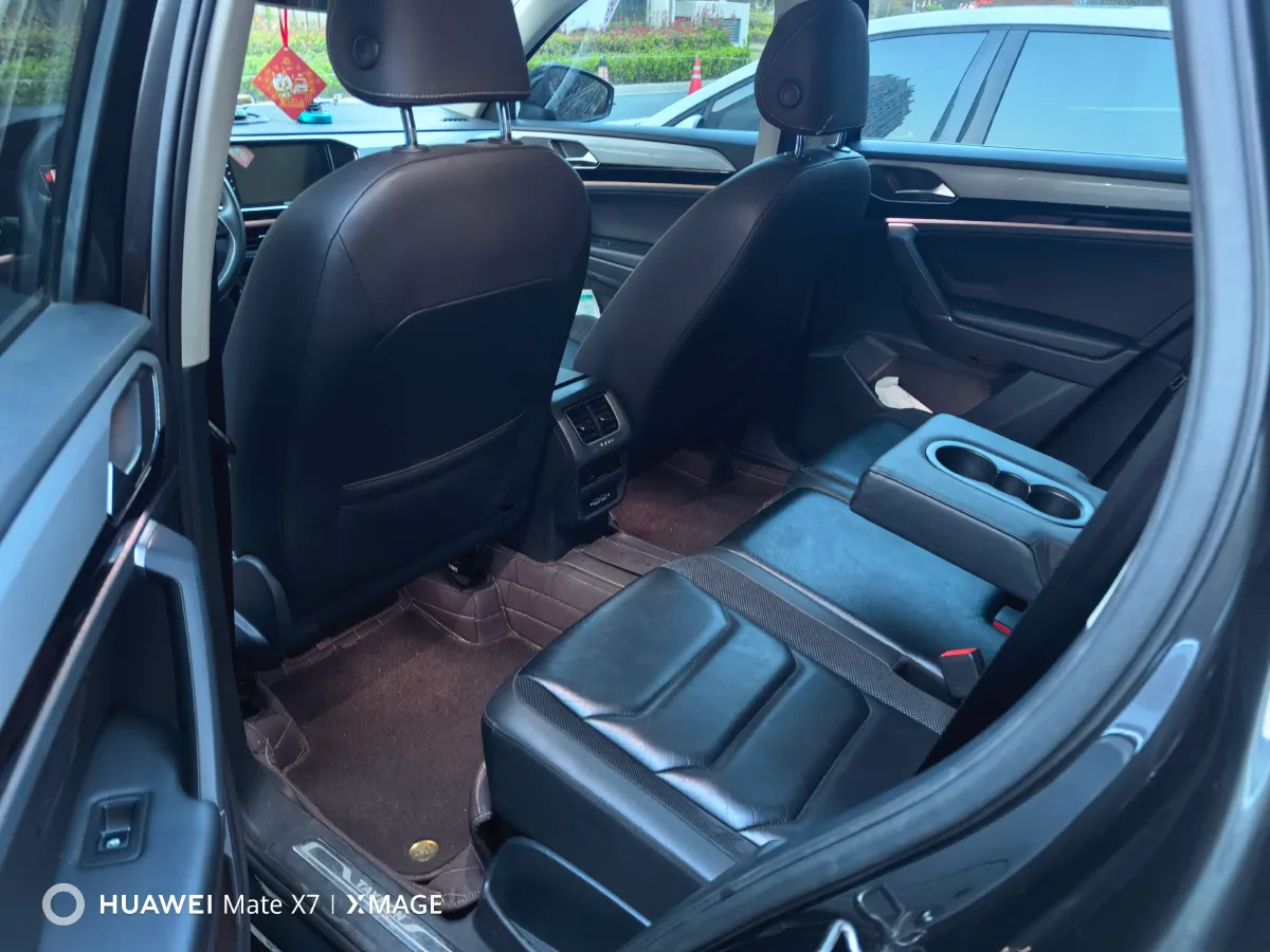 2019 Jeep Cherokee 2.0T 234HP L4 9AT,autocango,china used car exporter,china ev exporter,chinese used car exporter,chinese used ev exporter