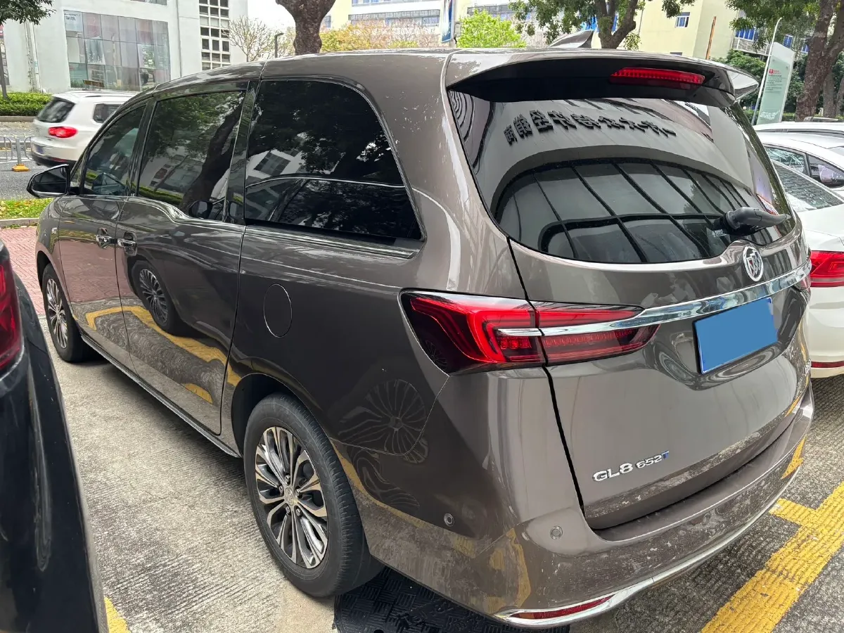 2023 Buick GL8 2.0T 237HP L4 9AT,autocango,china used car exporter,china ev exporter,chinese used car exporter,chinese used ev exporter