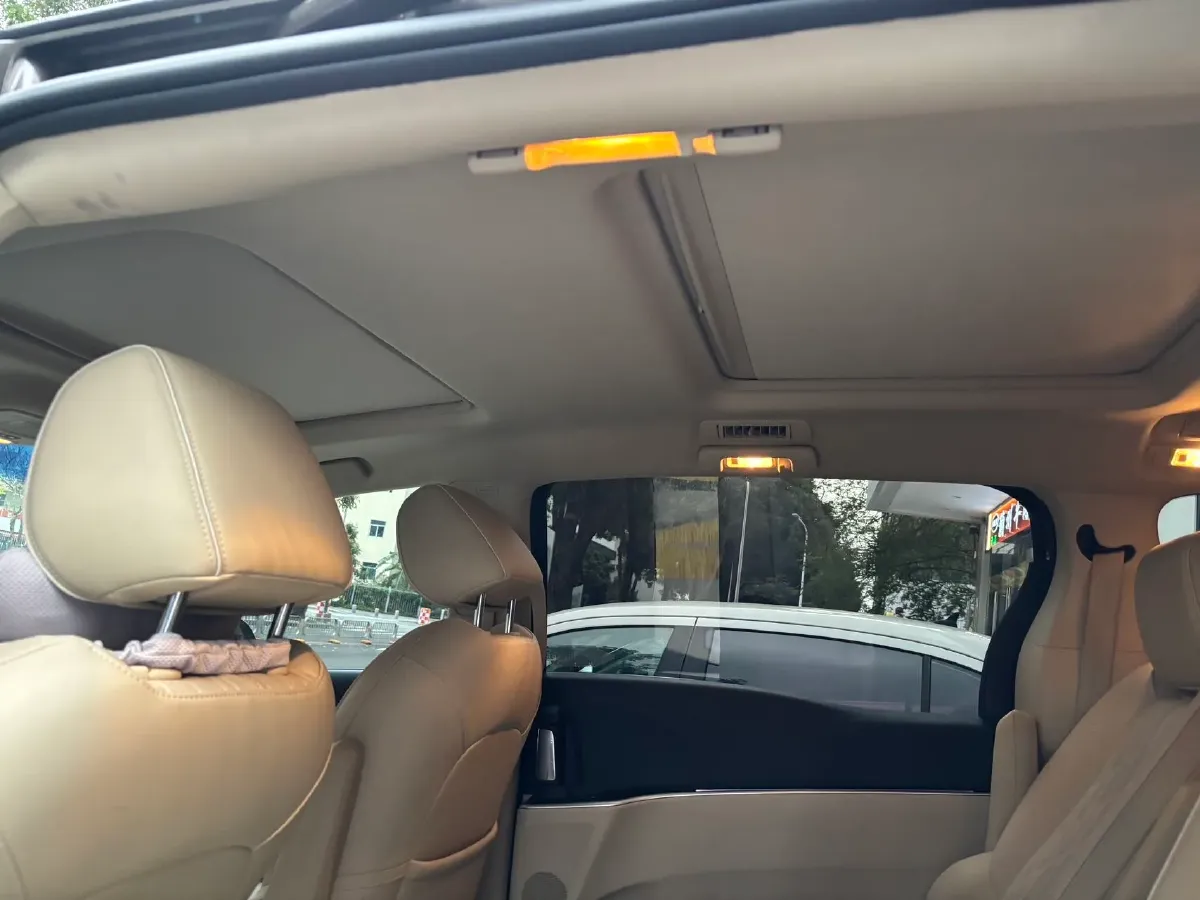 2023 Buick GL8 2.0T 237HP L4 9AT,autocango,china used car exporter,china ev exporter,chinese used car exporter,chinese used ev exporter