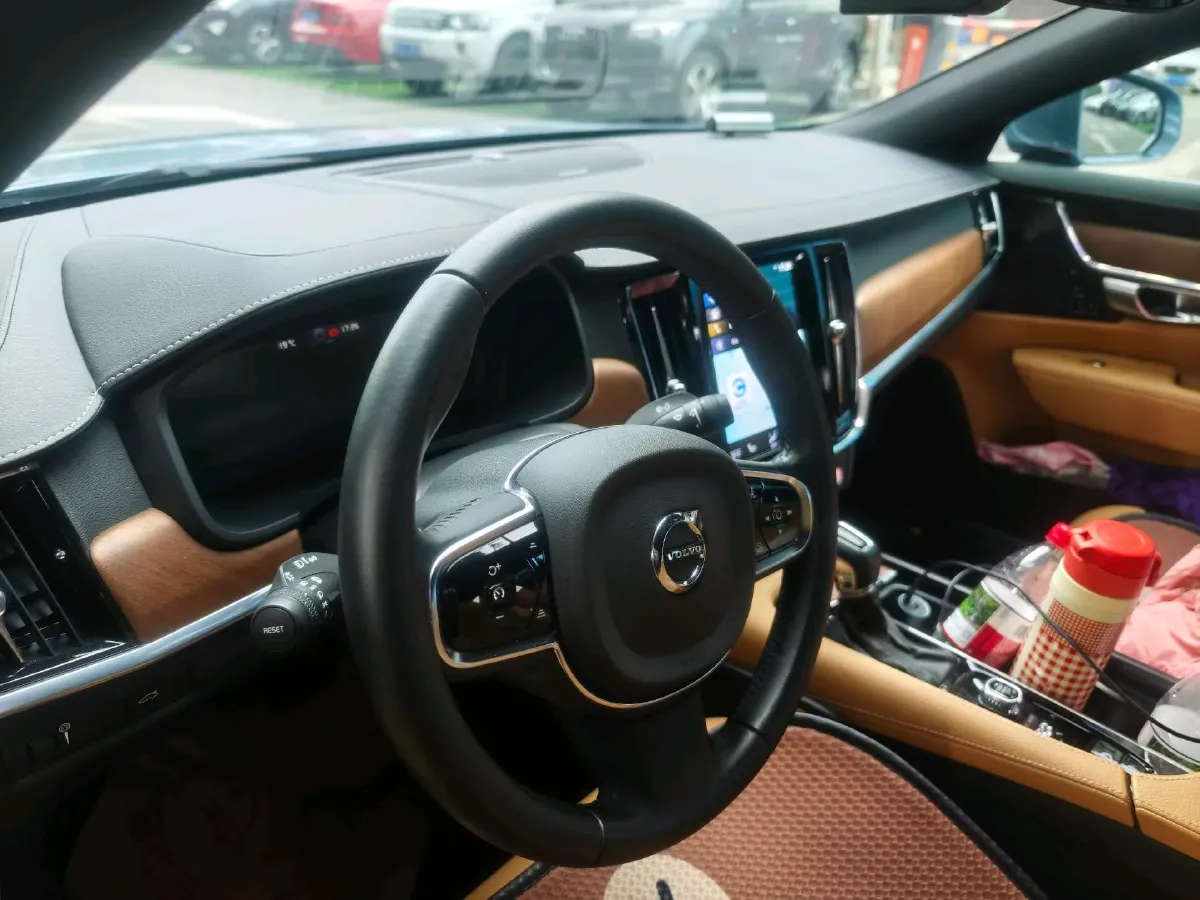 2020 Volvo S90 2.0T 254HP L4 8AT,autocango,china used car exporter,china ev exporter,chinese used car exporter,chinese used ev exporter