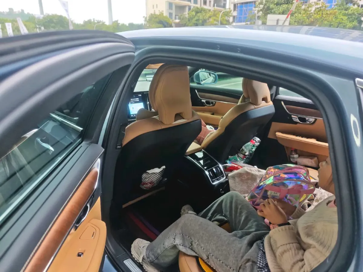 2020 Volvo S90 2.0T 254HP L4 8AT,autocango,china used car exporter,china ev exporter,chinese used car exporter,chinese used ev exporter